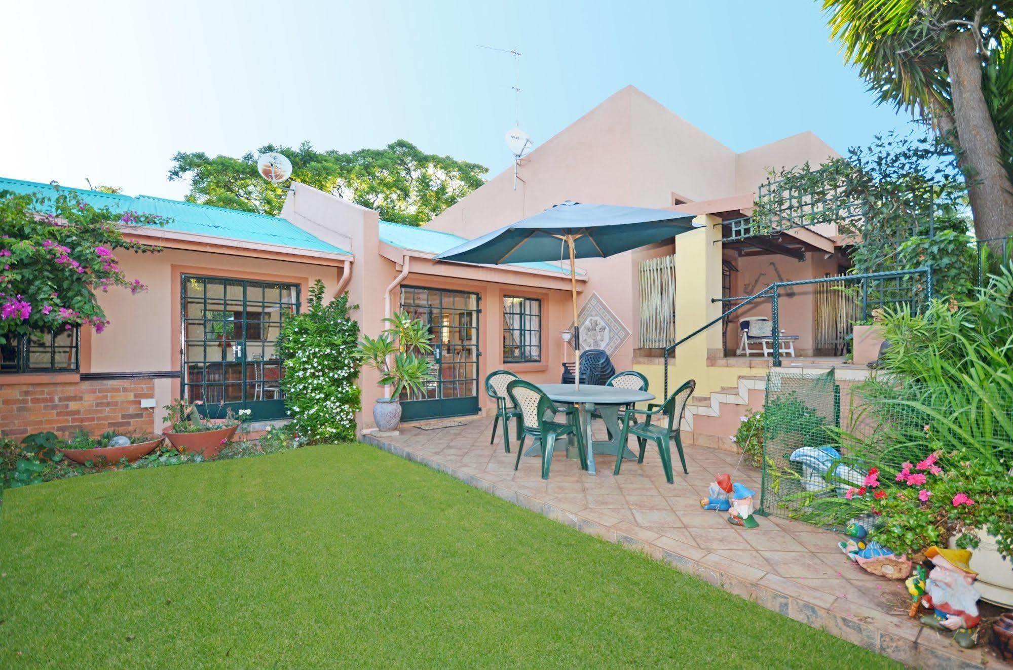 Cherry Tree Cottage B&B Linden Johannesburg Exterior photo